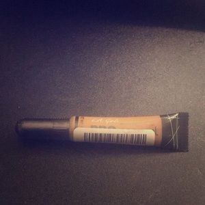 LA Pro Concealer (toffee) (5 for 20) or (1 for 6)